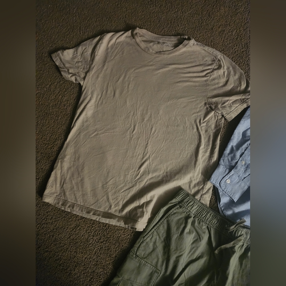 Old Navy Men's Clothing Bundle Size Medium - Picture 4 of 8